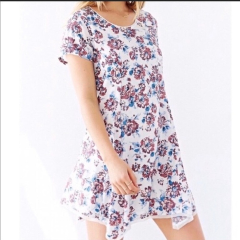 Witchy Tee Floral Flowy Dress Silence + Noise